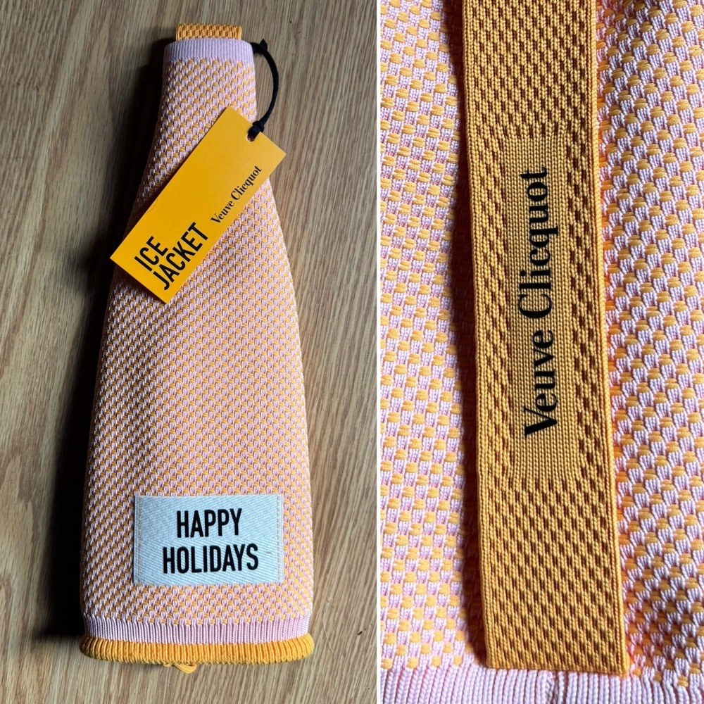 🆕 VEUVE CLICQUOT ✨ ‘Happy Holidays’ insulated champagne ice jacket wine sleeve